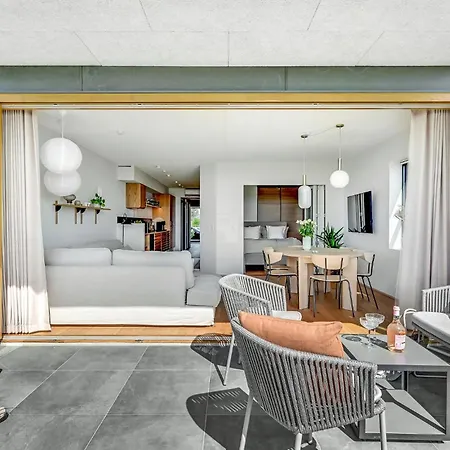 Lejlighed 3 Bedroom Stunning In